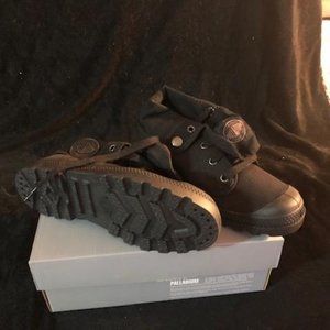 Palladium Baggy Low Black Sneaker 6.5 New in Box